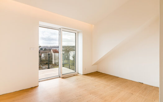 Luxusní rodinné bydlení 4+kk s balkonem, soukromou zahradou a dvěma parkovacími místy | Brno – Žebětín