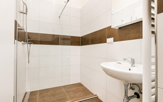 Pronájem bytu 4+kk, 100 m² – Brno, Nádražní (012)